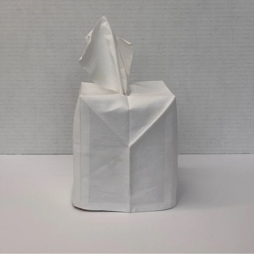Anthropologie Embroidered Tissue Cover “Skier Jack”  Square Tissue Box Style NWT - Picture 5 of 7